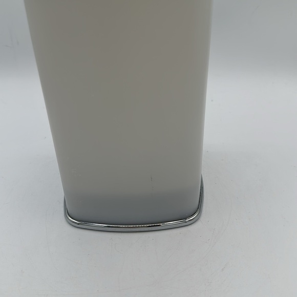 Dixie cup dispenser - Picture 2 of 4